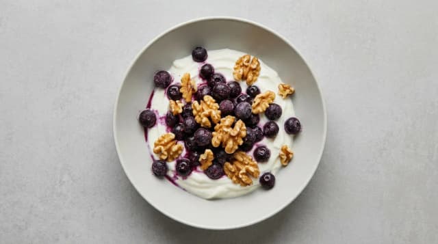 Jogurt grecki z borówkami