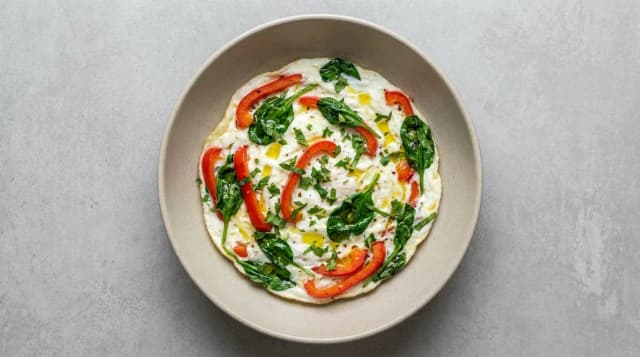 Omlet białkowy z warzywami