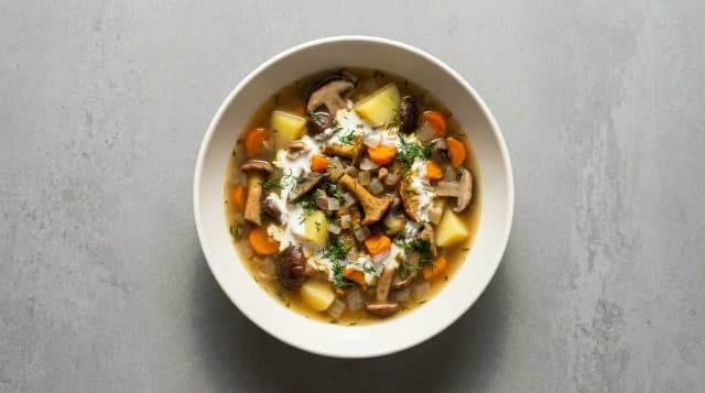 Zupa grzybowa z leśnych grzybów