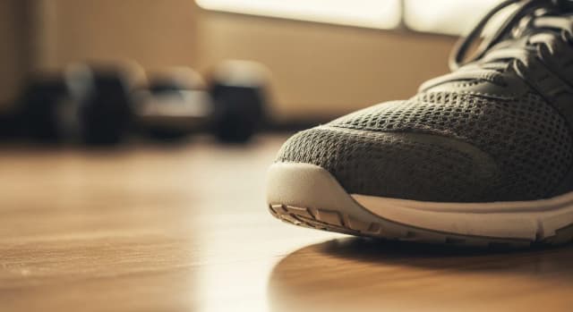 Co założyć na siłownię — buty i ubrania treningowe 2026